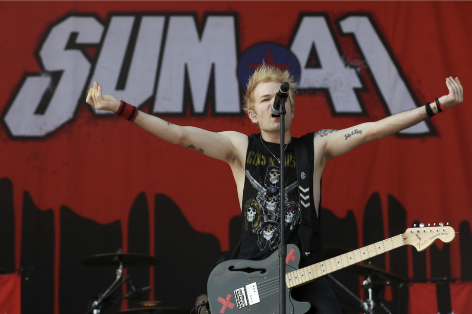 Das war's für "Sum 41": Die Band um Sänger Deryck Whibley (44) macht noch eine letzte Tour, dann löst sie sich auf. (Archivbild)