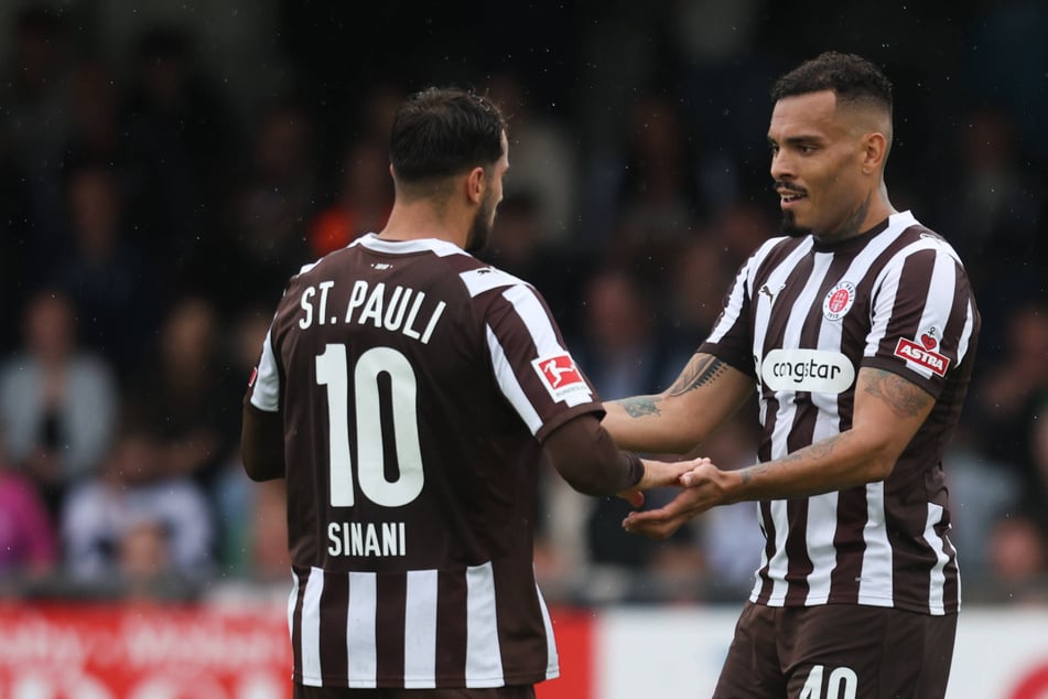 Maurides (31, r.) konnte sich beim FC St. Pauli nicht durchsetzen und kehrt zu Radomiak Radom zurück.