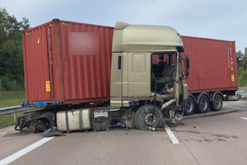 Ein Lastwagen stand auf der A7 bei Soltau quer und sorgte am Freitag für eine Vollsperrung in Richtung Hamburg.