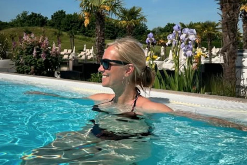 Die 45-jährige Blondine ist den meisten TV-Zuschauern wohl als Gastgeberin von "Punkt 6" und "Die Stunde danach" bekannt.