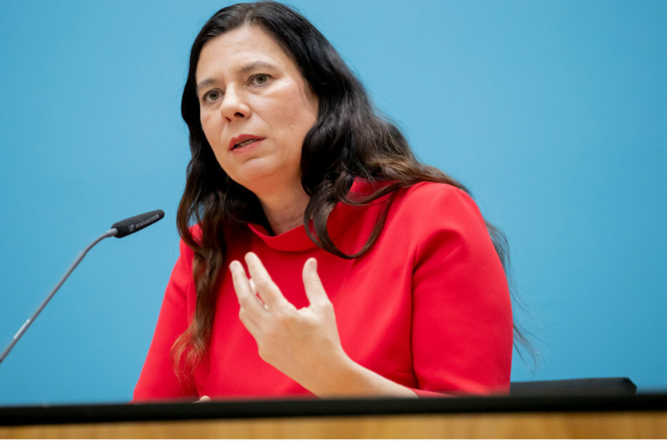 Sandra Scheeres (SPD), Bildungssenatorin von Berlin, nimmt im Anschluss einer Senatssitzung an einer Pressekonferenz im Roten Rathaus teil.