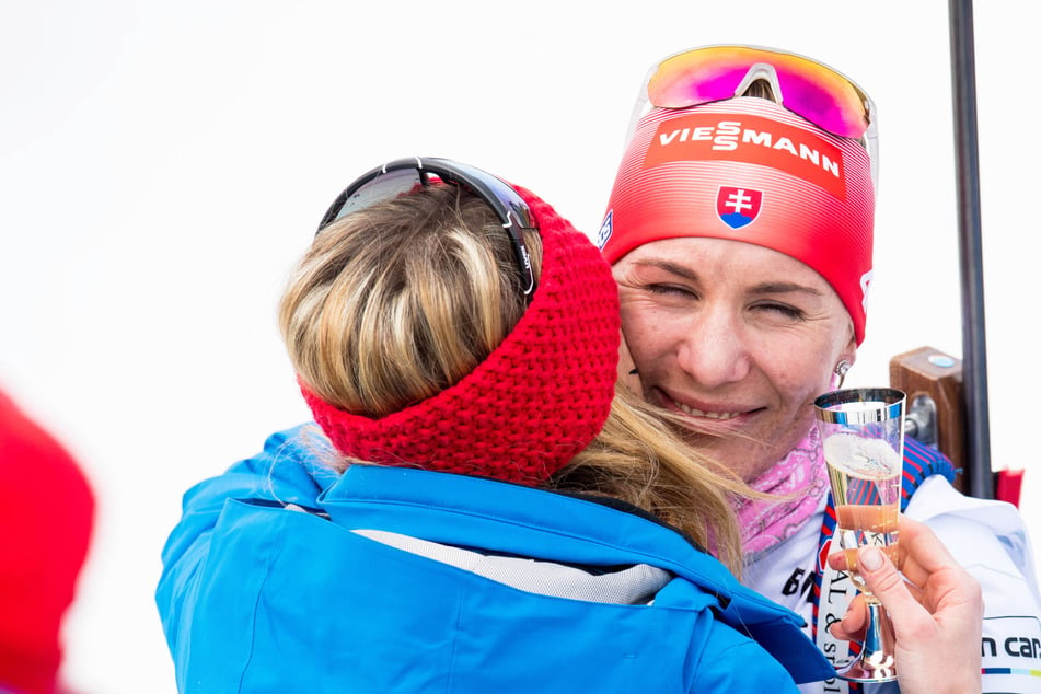 Nach fünf Jahren Pause! Sensations-Comeback von dreifacher Olympiasiegerin im Biathlon