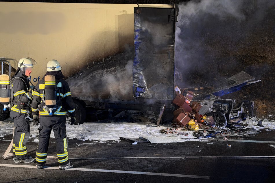 Das Auto brannte völlig aus.