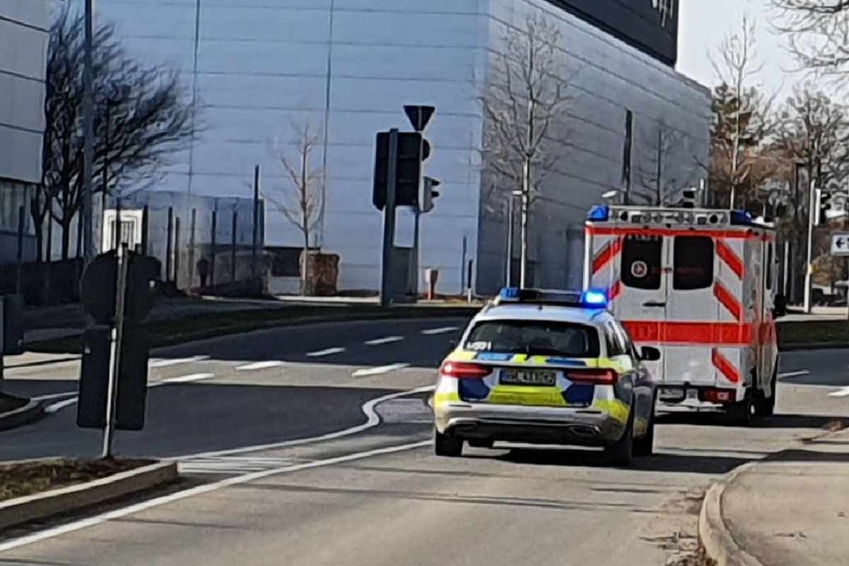 Amok-Fahrt auf Mercedes-Werk? Polizei schießt auf VW-Fahrer!