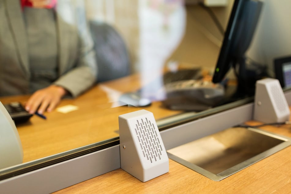 Zweimal legte der 33-Jährige seine Geldforderung auf den Tresen und zeigte ein Messer. Großen Eindruck scheint er damit nicht gemacht zu haben. (Symbolbild)