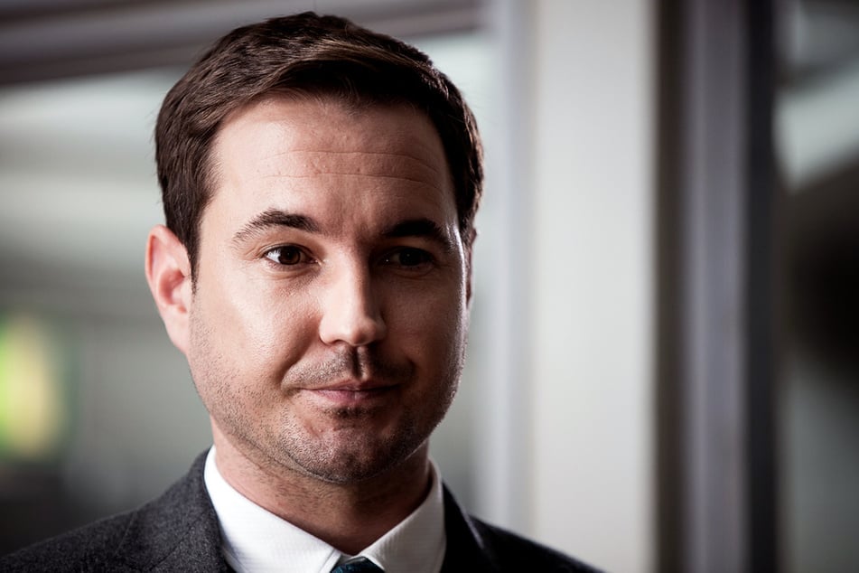 "Line of Duty" is back! DS Arnott (Martin Compston,37) hofft auf seine baldige Beförderung bei AC-12... Doch es gibt weibliche Konkurrenz.