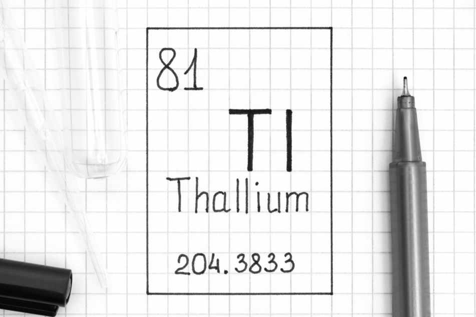 Kriminalbeamte fanden das sehr giftige Schwermetall Thallium in der Wohnung des Verhafteten. (Symbolbild)