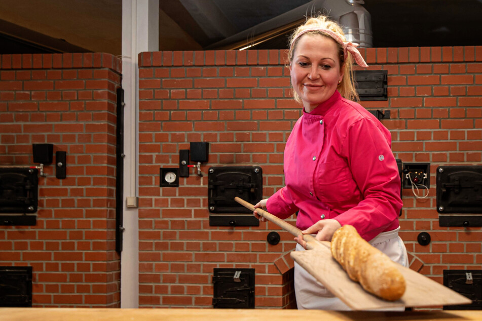 Wie vor 200 Jahren: In dieser Bäckerei im Vogtland gibt's frisches Brot aus dem Holzbackofen
