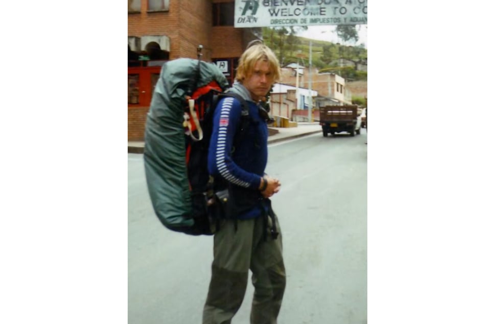 1998 brach Karl Bushby auf und wird seine Reise voraussichtlich im September 2026 beenden.