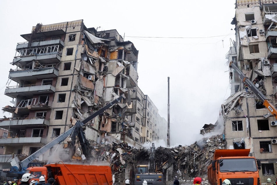 Ukraine war: Many dead after Russia blows up apartment building in Dnipro