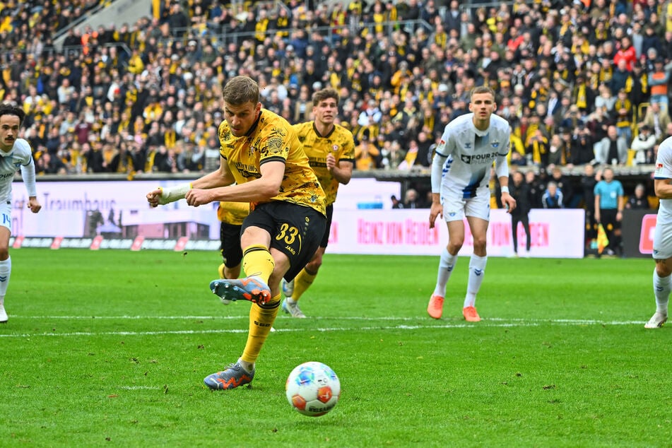 Trotz der 1:0-Führung von Christoph Daferner (28) vom Elfmeterpunkt verlor Dresden das Hinspiel gegen Paderborn mit 1:2.
