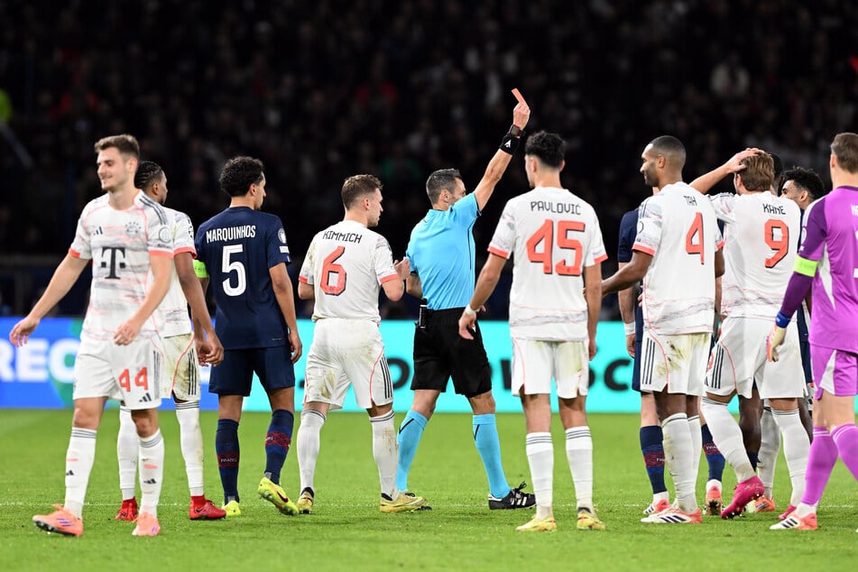 Der FC Bayern musste die zweite Halbzeit in Unterzahl spielen.