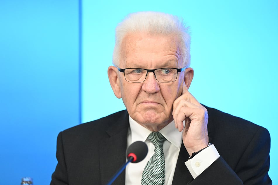 Ministerpräsident Winfried Kretschmann (74) zeigt sich verwundert, dass das Innenministerium nicht angehört wurde.