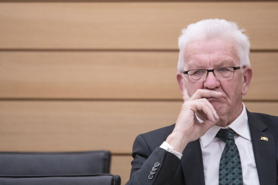 Baden-Württembergs Ministerpräsident Winfried Kretschmann (72, Grüne) bei der Sondersitzung im Landtag.