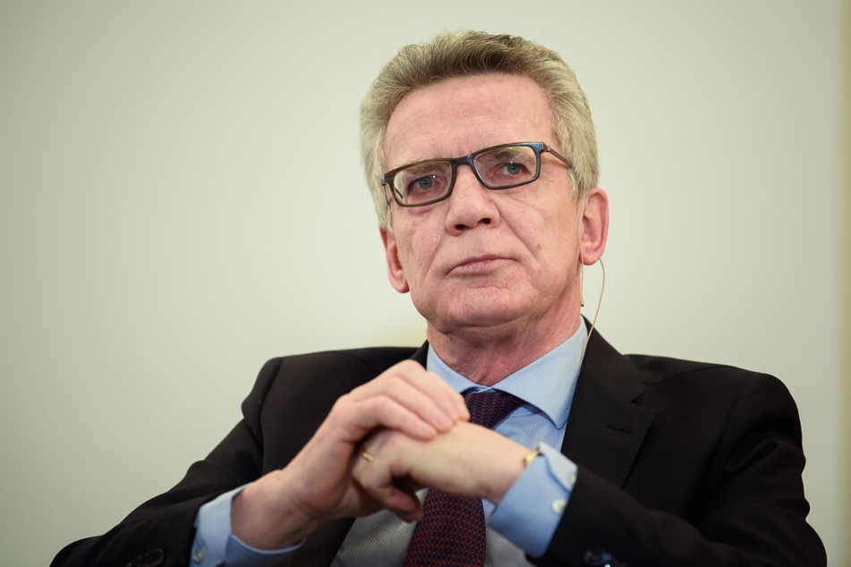 Der frühere deutsche Innen- und Verteidigungsminister Thomas de Maizière (69, CDU) wurde von der Deutschen Bahn für den Schlichtungsprozess ausgewählt.