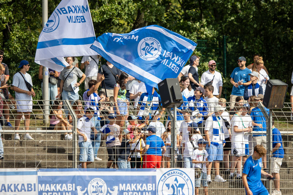 Der Sportverein Makkabi Berlin, dem etliche jüdische Sportler angehören, hat aufgrund von Sicherheitsbedenken seine kommenden Spiele abgesagt.