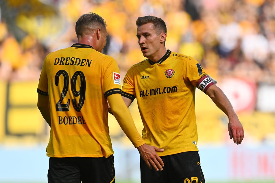 Niklas Hauptmann (r.) war als Kapitän nicht besonders überzeugt vom "Handshake-Dialog".