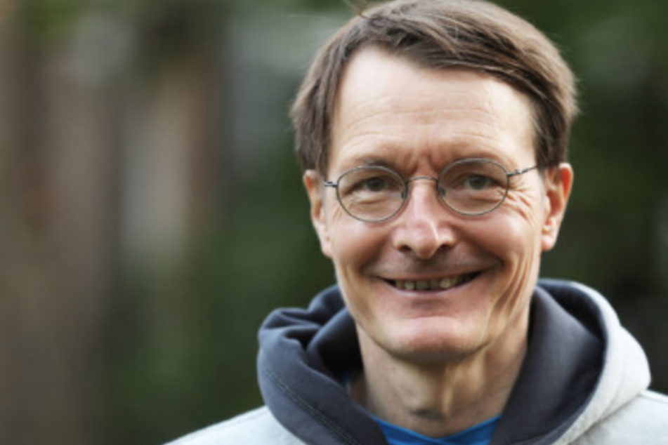 Karl Lauterbach (58, SPD) spricht sich für mehr Corona-Schnelltests in Schulen aus.