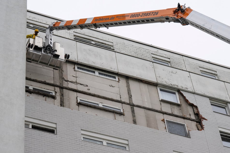 Nach knapp 17 Monaten sollen die Arbeiten an dem evakuierten Wohnhaus in Babenhausen kurz vor dem Abschluss stehen.
