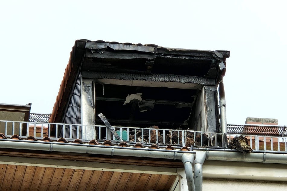 In dieser Dachgeschosswohnung in Plagwitz brach Samstagnachmittag ein Brand aus.