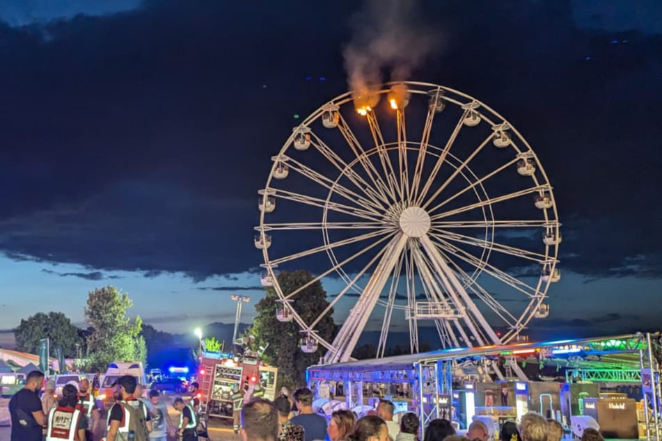 Auch eine weitere Gondel am Riesenrad geriet in Brand.