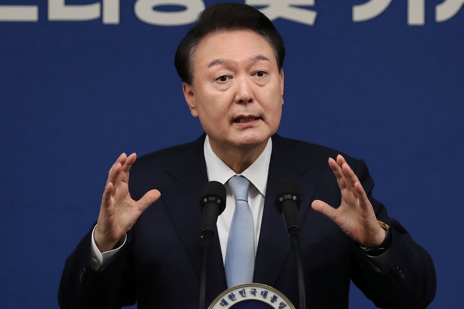 Südkoreas Präsident Yoon Suk Yeol (63).