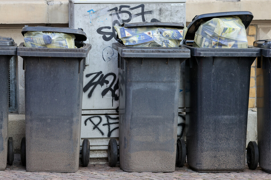 Aufgrund des Warnstreiks wird so manche Mülltonne am Freitag nicht geleert. Die Leipziger Stadtreinigung hat Einschränkungen sowohl für Freitag als auch für Samstag angekündigt.