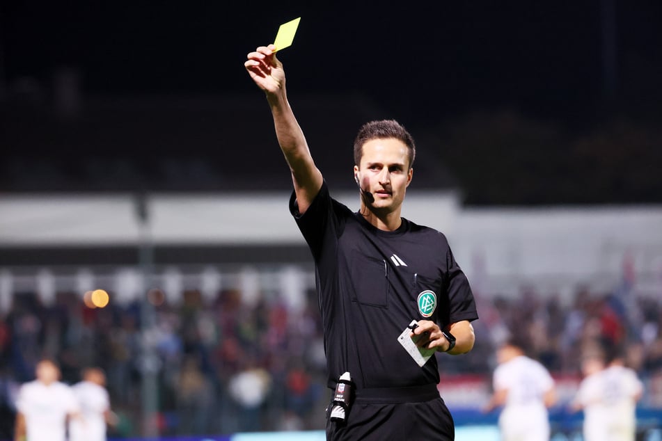 Daniel Bartnitzki (29) stellte sich nach Abpfiff den heiklen Bildern.