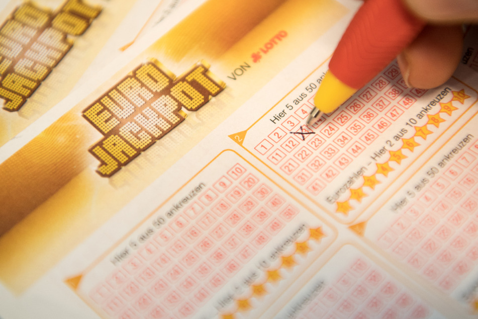 Eurojackpot geknackt: Zwei Glückspilze bekommen jeweils über 38 Millionen!
