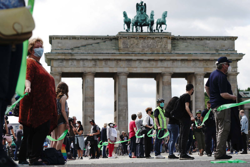 Berlin: "Unteilbar"-Demo in Berlin: Bis zu 30.000 Menschen auf der Straße erwartet!