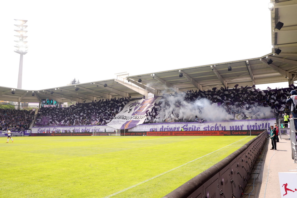 Der FC Erzgebirge Aue rechnet in der kommenden Drittliga-Saison mit 6000 bis 8000 Zuschauern pro Heimspiel.