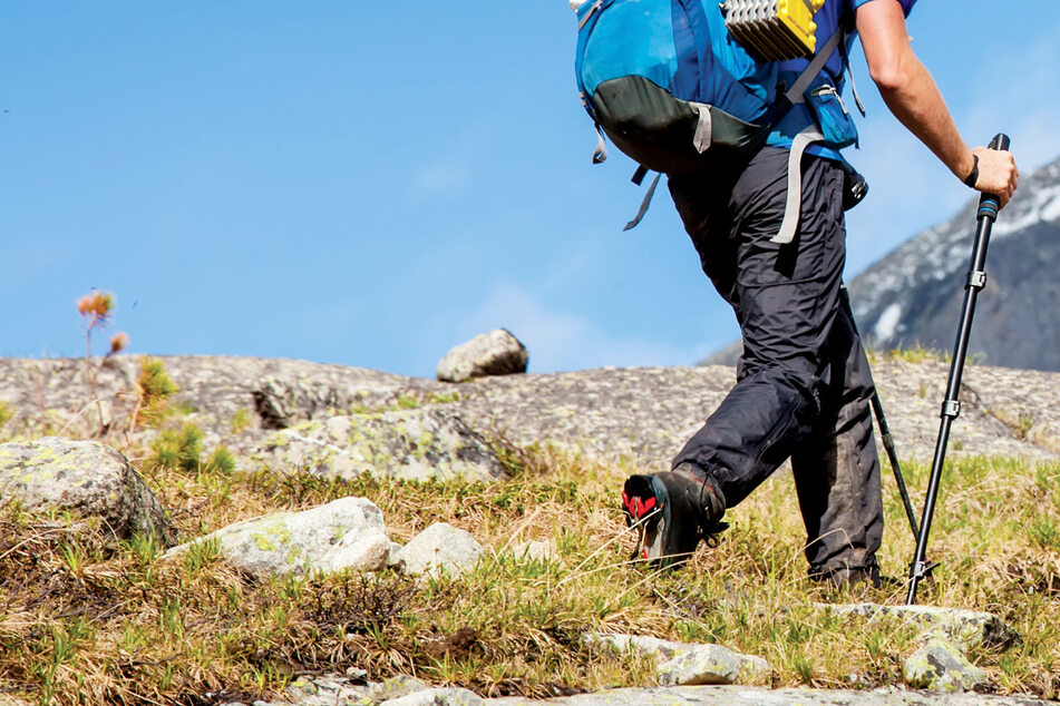 Tödliches Unglück in den Berchtesgadener Alpen in Bayern! Ein Wanderer ist bei einer Bergtour in die Tiefe gestürzt und gestorben. (Symbolbild)