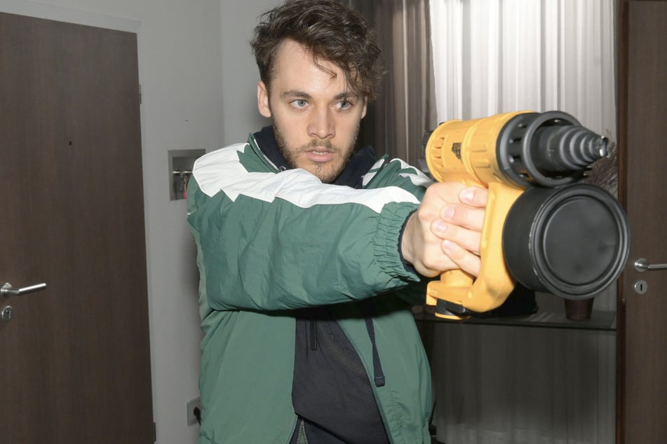 Robin ist völlig außer Kontrolle geraten und hat Johanna bei der Geiselnahme fast getötet.