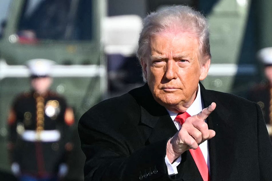 Trump urges MAGA to vote out GOP senators who oppose Venezuela takeover