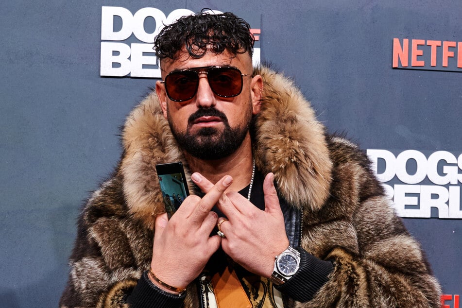 Haftbefehl Ende 2018: Einblicke in die Exzesse der damaligen Zeit gibt der Rapper in der 2025 erschienenen Netflix-Doku "Babo - Die Haftbefehl-Story".