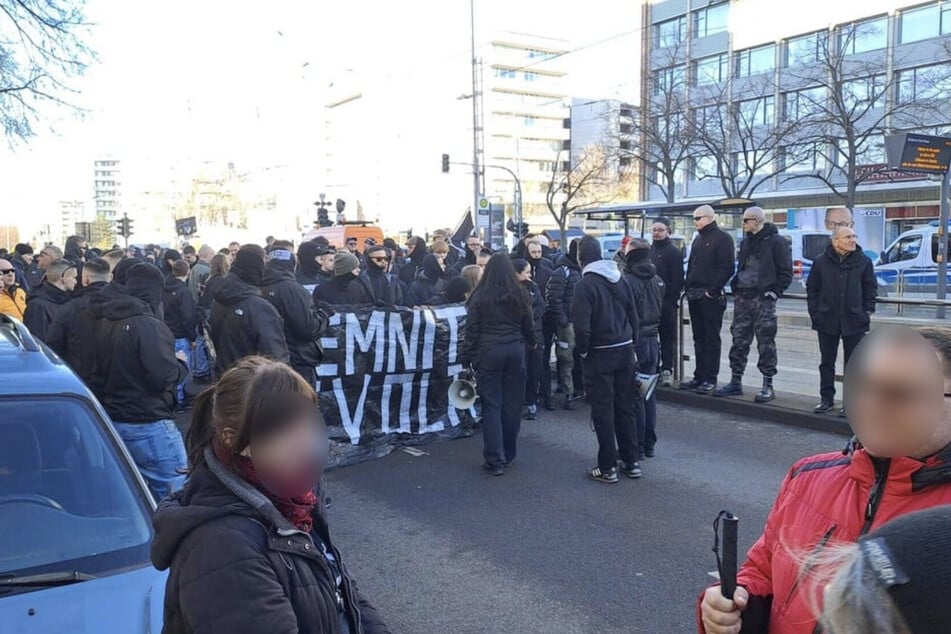 Zur Kulturhauptstadt-Eröffnung zogen rechtsextreme Demonstranten durch die Innenstadt.