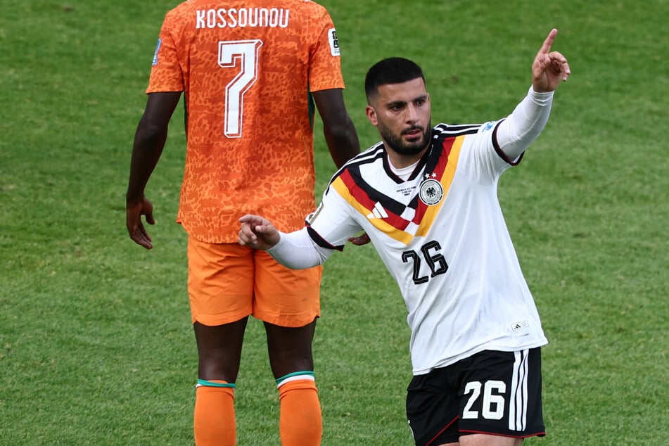 Deniz Undav (29, r.) jubelt nach seinem Tor zum 2:1.