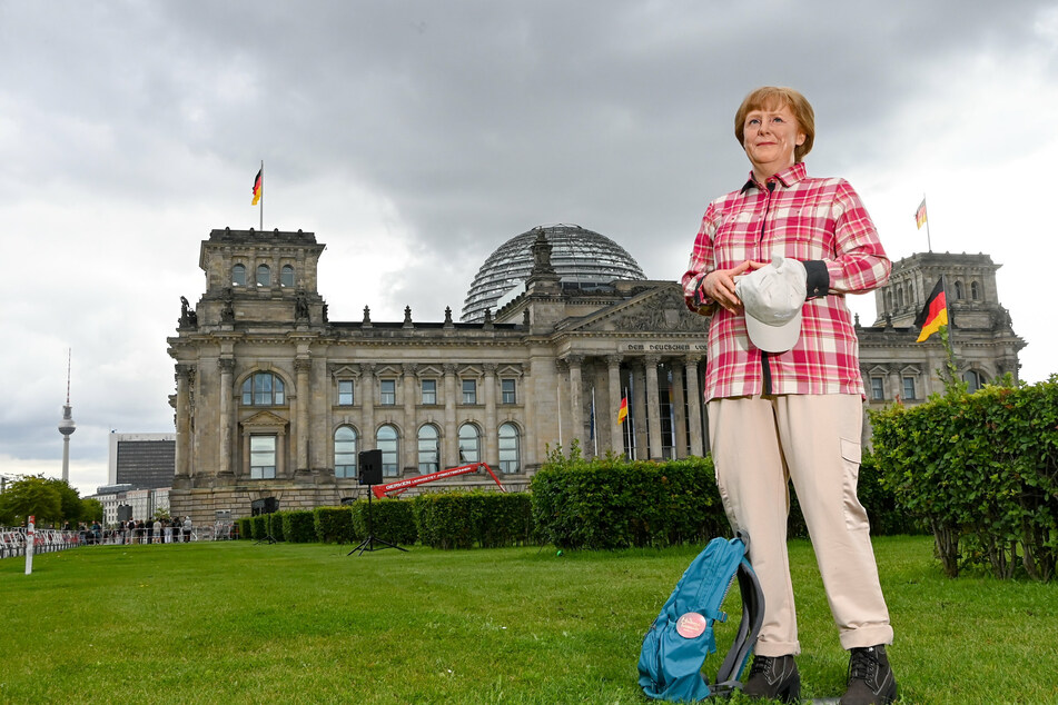 Der Kanzlerin neue Kleider: Das Wachsfigurenkabinett wird die Figur nach der Bundestagswahl in diesem Outfit zeigen, da Angela Merkel (67, CDU) nach 16 Jahren Amtszeit dann ihre Freizeit ja auch abseits der Politik genießen kann.