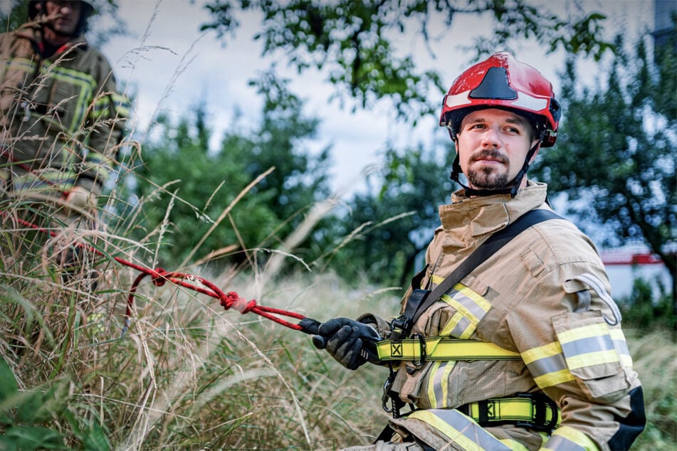 Freunde, Kollegen und Fans trauern um den Hauptbrandmeister, der in der zehnten Staffel der ARD-Doku "Feuer &amp; Flamme" mitwirkte.