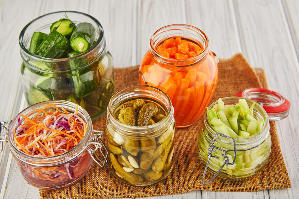 Gemüse jeglicher Art kann in Gläsern eingelegt und haltbar gemacht werden.