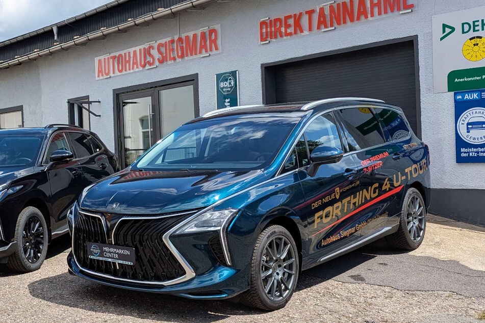 Neben dem DFM Forthing 4 PHEV und Forthing 7 REEV stehen auch der Forthing 5 REEV sowie Forthing 9 Hev/ PHEV in Chemnitz bereit.