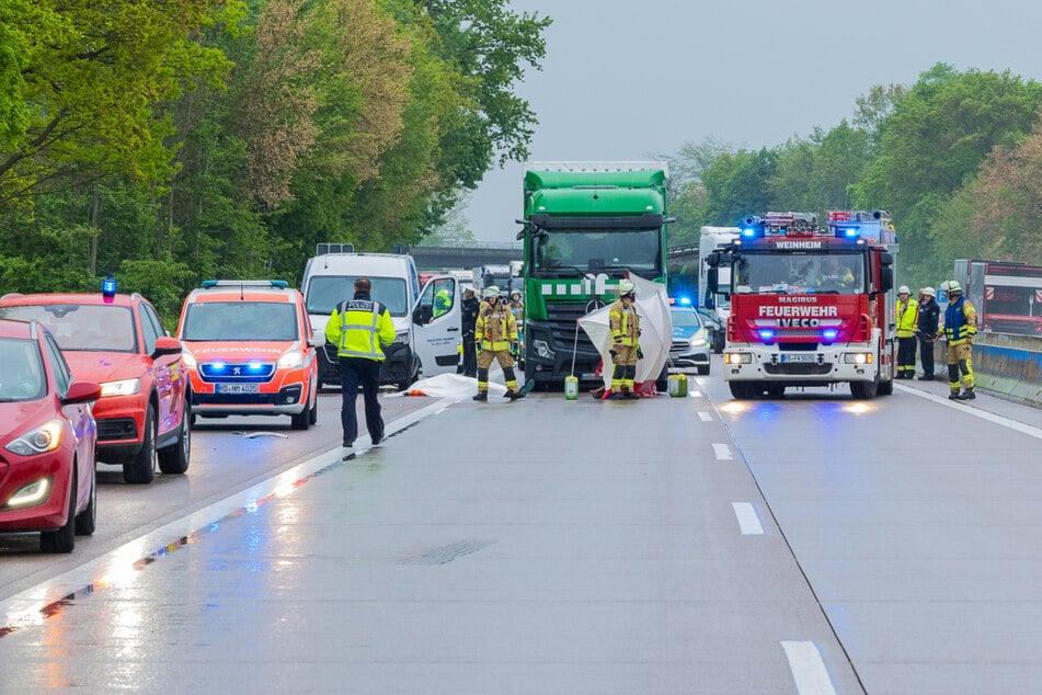 Unfall A5: Mann tödlich von Lastwagen erfasst: A5-Vollsperrung aufgehoben!