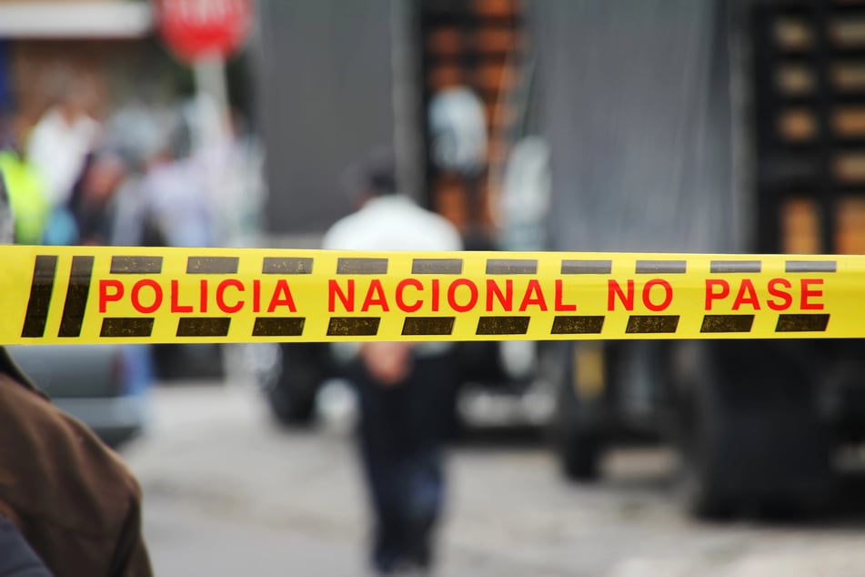 A suspected Tren de Aragua gang leader died after falling from the sixth floor of an apartment building during a police raid in Colombia (stock image).