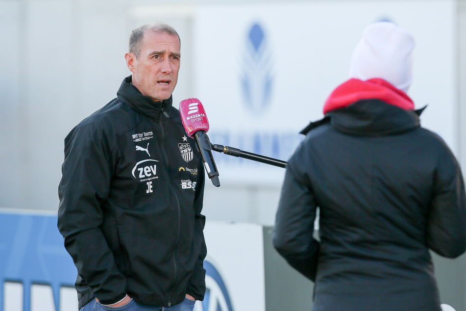 Muss sicher derzeit viele Fragen zur sportlichen Situation stellen: FSV-Trainer Joe Enochs.