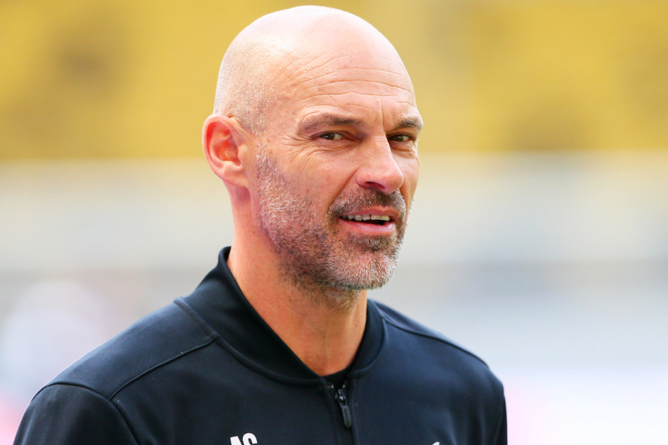 Dynamo-Trainer Alexander Schmidt muss an seinem 53. Geburtstag arbeiten - und freut sich drauf.