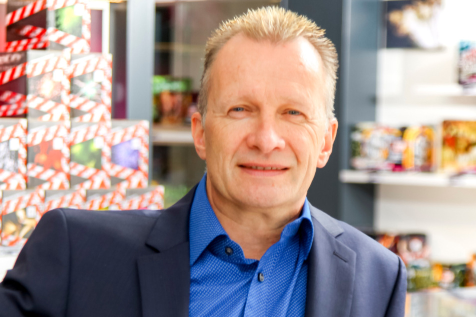 Weco-Chef Thomas Schreiber (56) befürchtet bei einem Verbot ein Ansteigen von illegalem Feuerwerk.