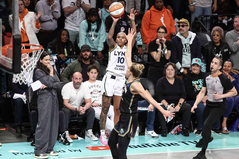 Minnesota Lynx guard Courtney Williams takes a three point shot in the fourth quarter against the New York Liberty at Barclays Center.