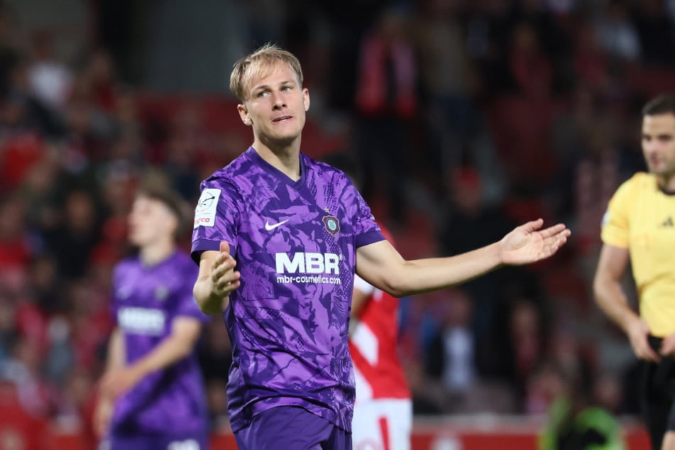 Auch Jannic Ehlers sorgte für starke Offensivmomente, trotzdem schaffte Aue den Ausgleich nicht.