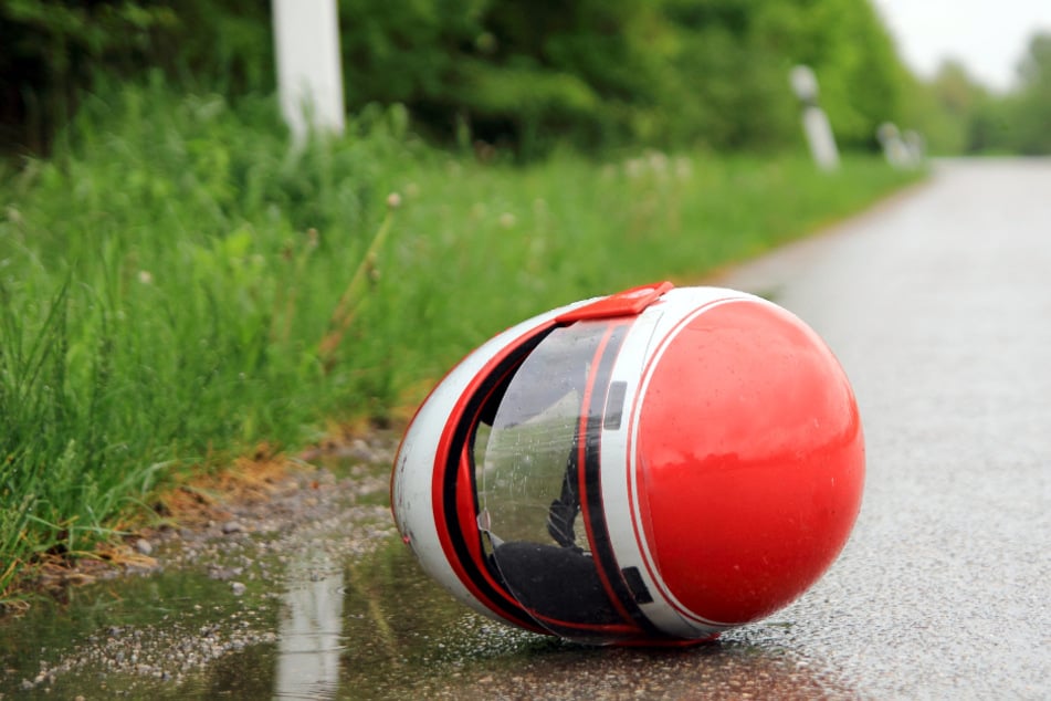 Tödlicher Crash auf Kreuzung: Junger Biker stirbt noch an Unfallstelle