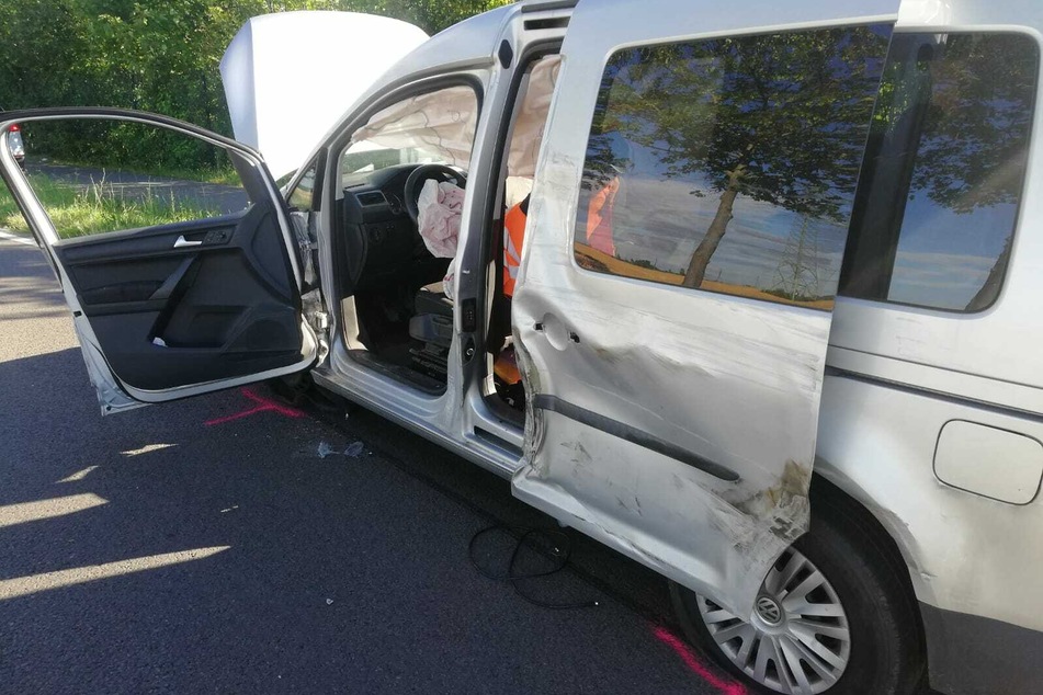 Am Caddy des 23-Jährigen entstand ein Sachschaden von rund 12.000 Euro.